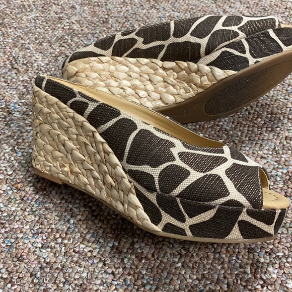 Chinese Laundry open toe giraffe pattern Heel slip ons. 7.5 4”heel - Picture 1 of 10